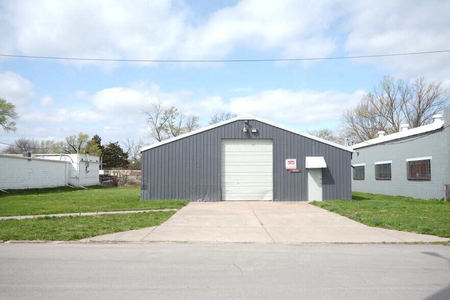 More Photos Of 3822 Bennington Ave, Kansas City Warehouse For Sale