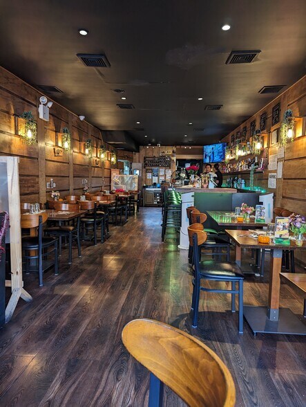 Primary Photo Of 142 Smith St, Brooklyn Apartments For Lease