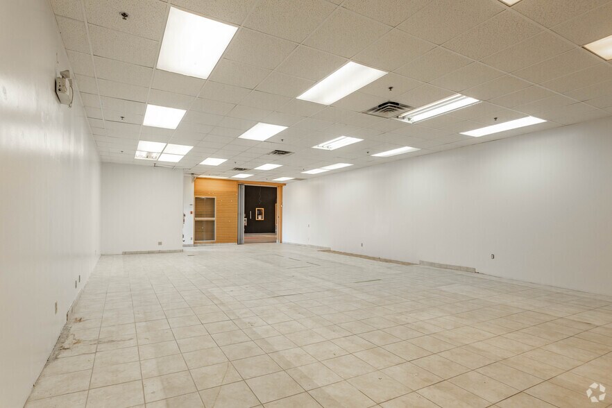 More Photos Of 1431-1527 Rebecca St, Oakville Unknown For Sale