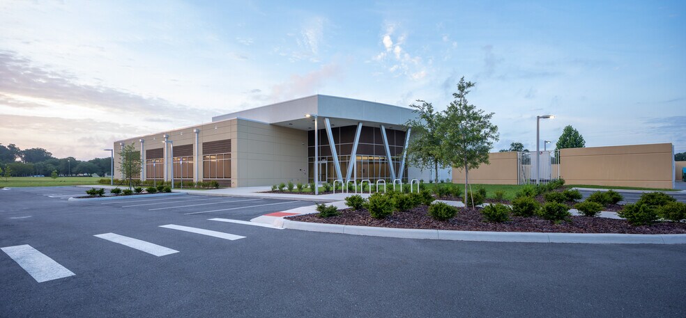 More Photos Of 14209 NW 119th Ter, Alachua Manufacturing For Sale