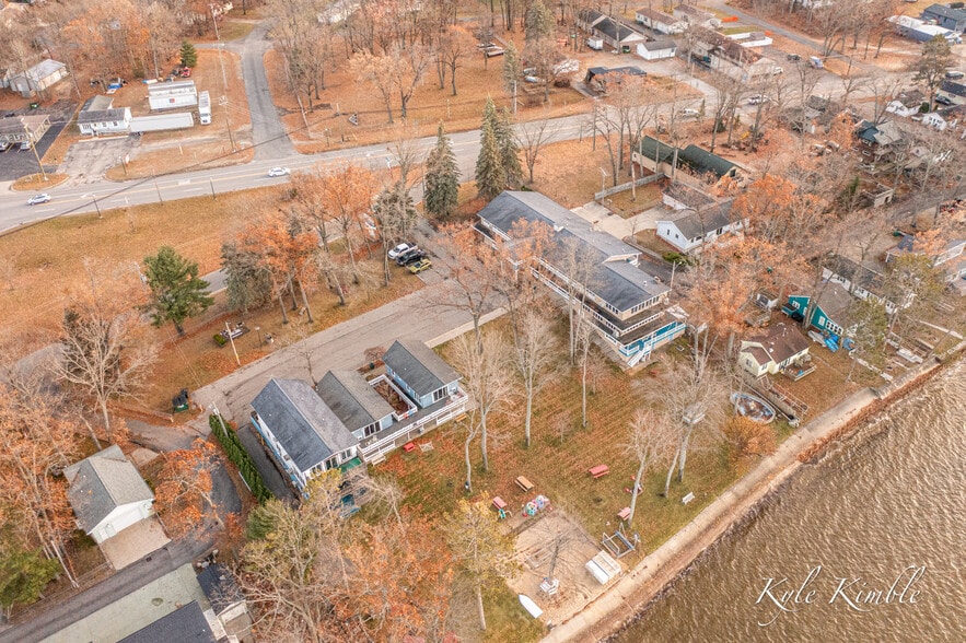 More Photos Of 104 W Houghton Lake Dr, Prudenville Hotel For Sale