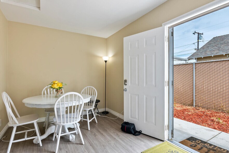 More Photos Of 1910 W Lincoln St, Long Beach Multifamily For Sale