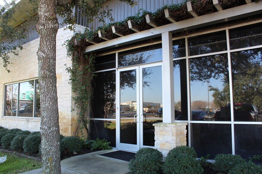 More Photos Of 9977 W Sam Houston Pky N, Houston Office For Lease