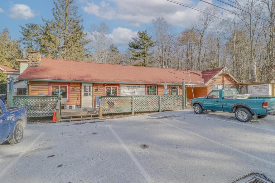 Primary Photo Of 9933 Bear Creek Blvd, Bear Creek Township Restaurant For Sale