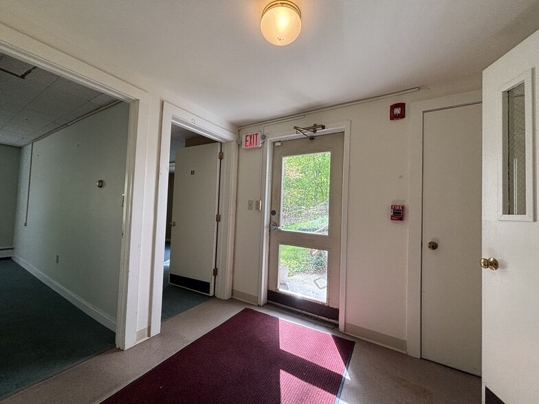 More Photos Of 60 Cottage St, Great Barrington Office For Sale