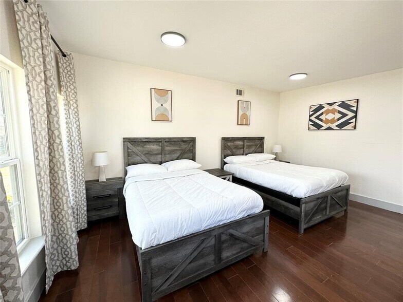 More Photos Of 22100 FM 150 W, Driftwood Office For Sale