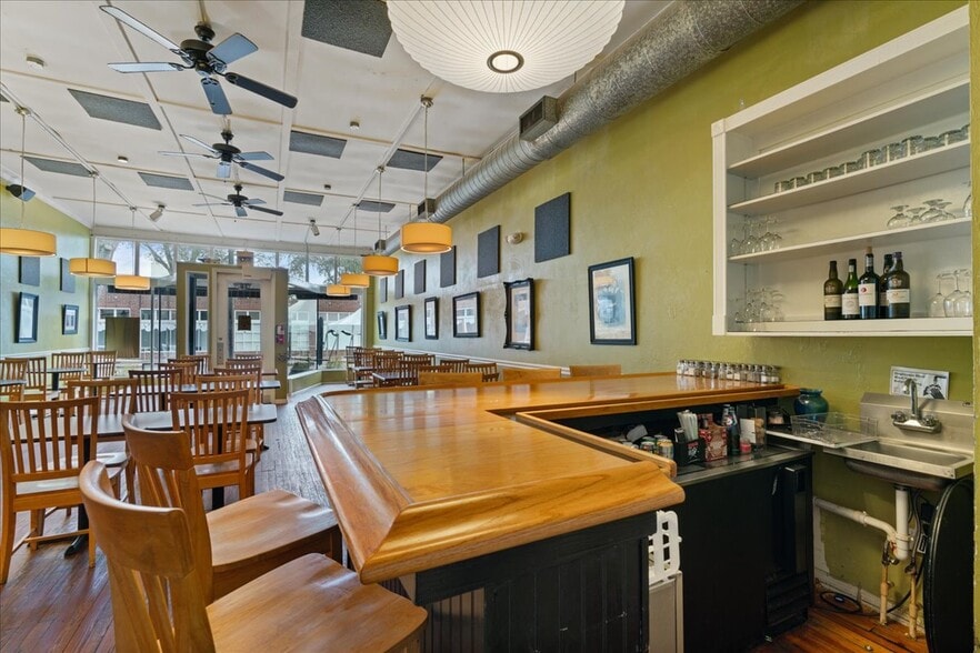 More Photos Of 14 SW 1st Ave, Gainesville Storefront For Lease