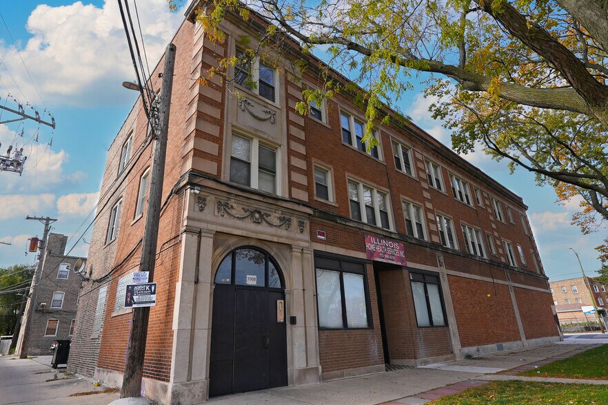 More Photos Of , Chicago Multifamily For Sale