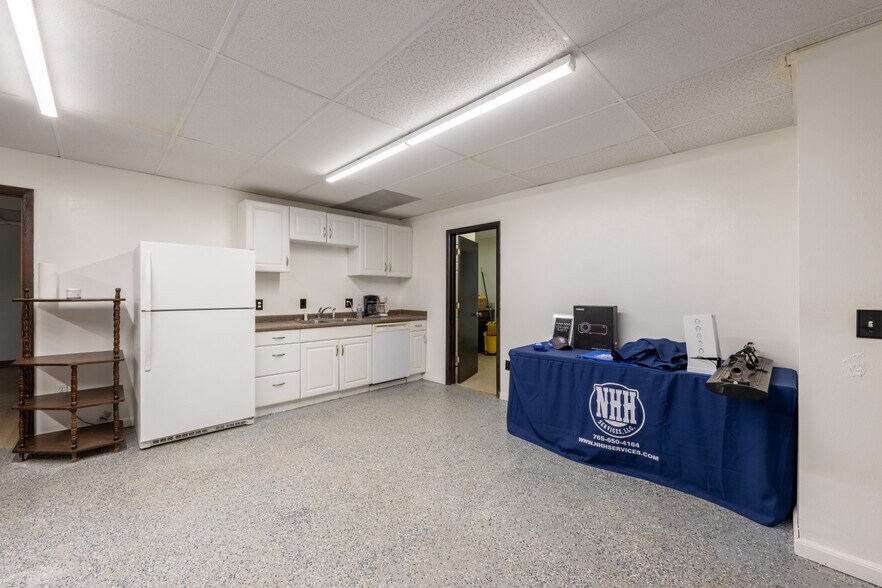 More Photos Of 4901 S Rockwell St, Oklahoma City Service For Sale