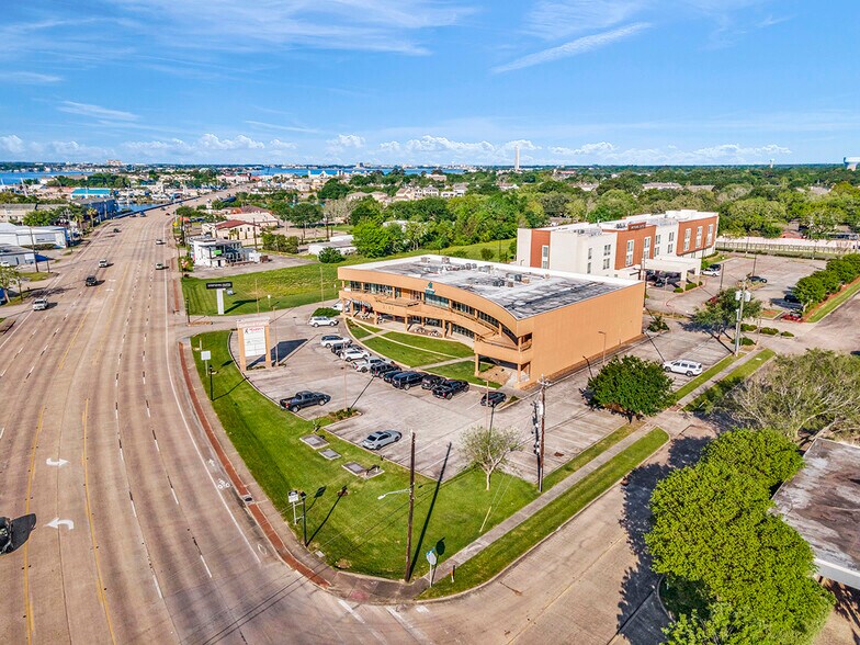 More Photos Of 2100 E Nasa Pky, Seabrook Storefront Retail Office For Lease