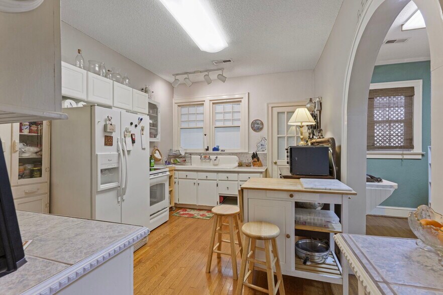 More Photos Of 310 S Clinton Ave, Dunn Medical For Sale