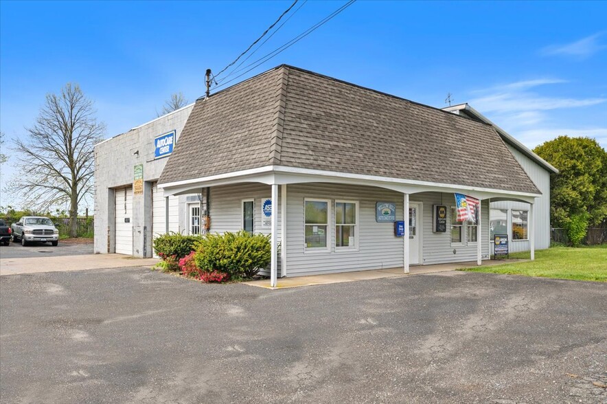 Primary Photo Of 45845 Cr-48, Southold Auto Repair For Sale