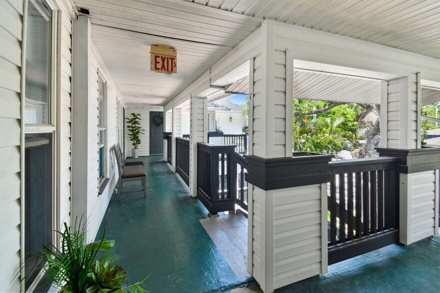 More Photos Of 454 Main St, Safety Harbor Storefront Retail Residential For Sale