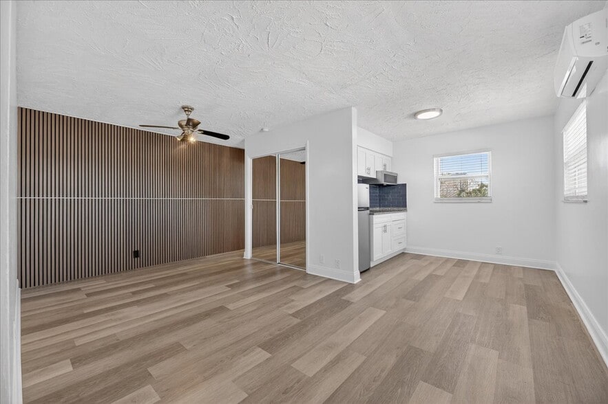 More Photos Of 523 72nd Ave, St Pete Beach Hotel For Sale