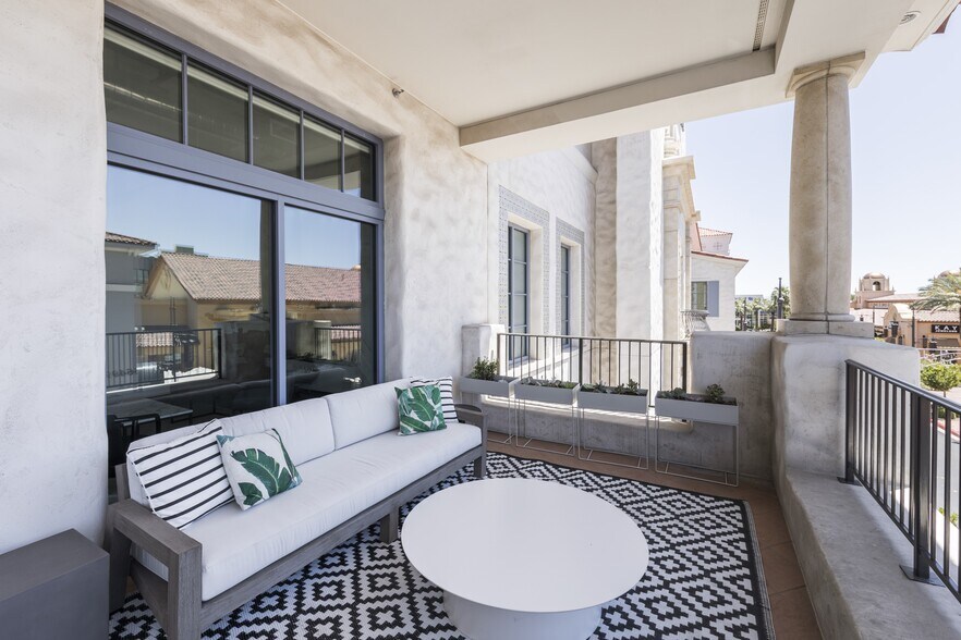 More Photos Of 6543 S Las Vegas Blvd, Las Vegas Office For Lease