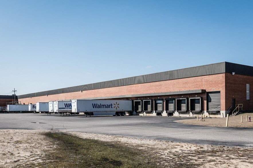 More Photos Of 107 Tom Starling Rd, Fayetteville Distribution For Lease
