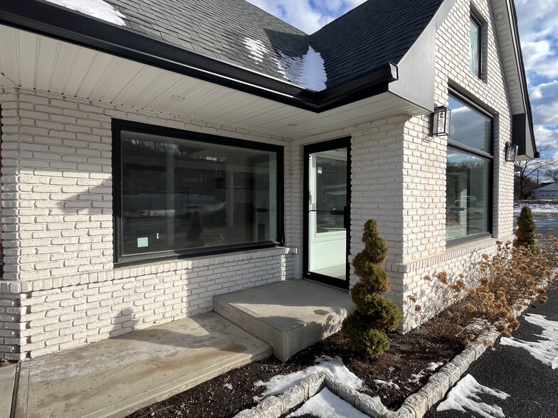 More Photos Of 192 Ny-17, Tuxedo Park Restaurant For Lease