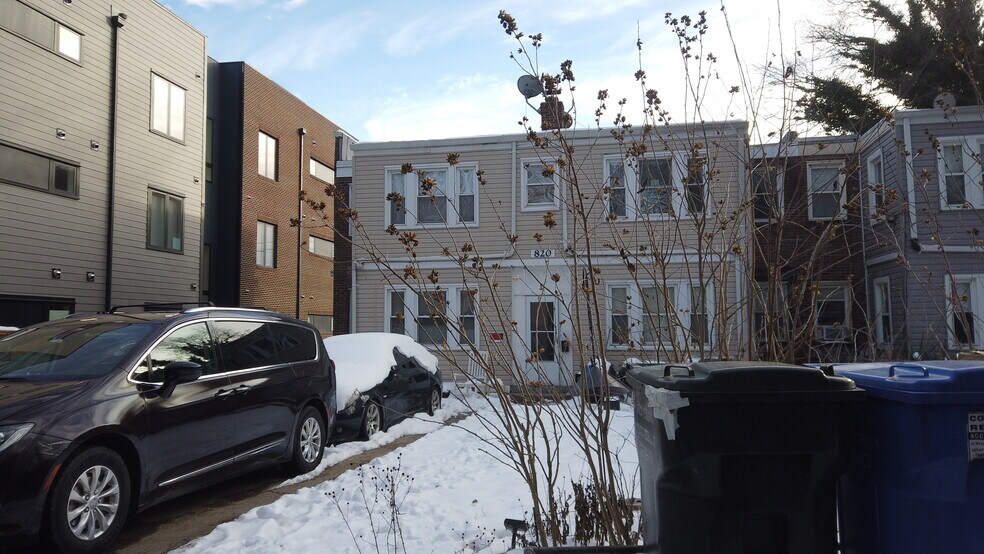 More Photos Of 820 Taylor St NE, Washington Apartments For Sale
