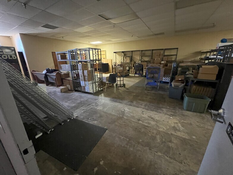 More Photos Of 4702 Saturn Rd, Garland Office For Sale