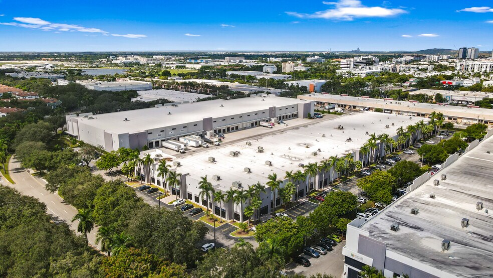 More Photos Of 8305 NW 27th St, Doral Distribution For Lease