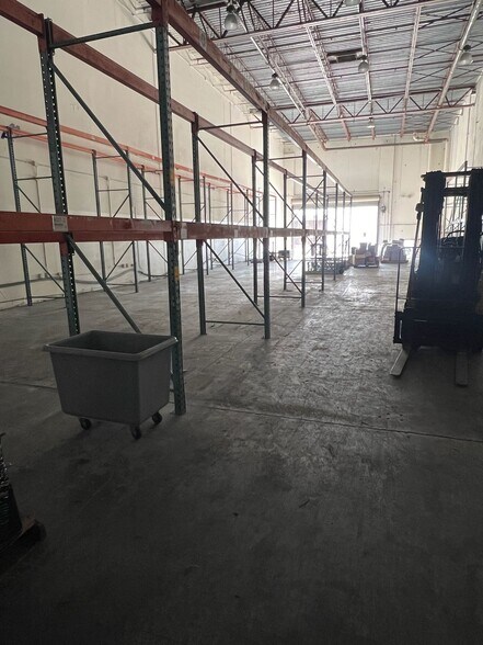 More Photos Of 7620 NW 25th St, Miami Distribution For Lease