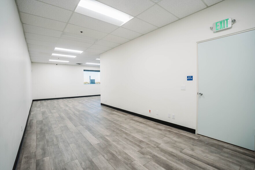 More Photos Of 42650 Melanie Pl, Palm Desert Loft Creative Space For Lease
