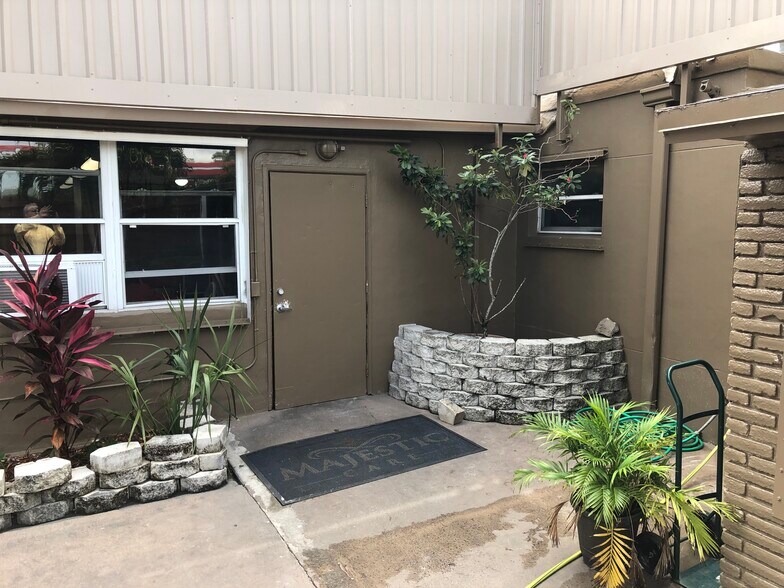 More Photos Of 1320 SW 26th St, Fort Lauderdale Assisted Living For Sale