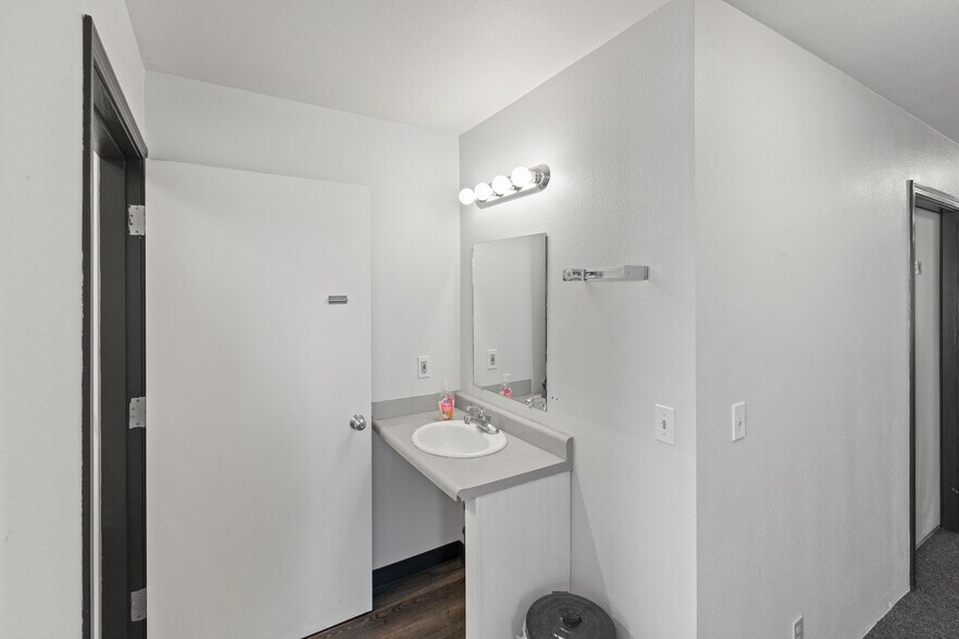 More Photos Of 457 SW 6th St, Redmond Apartments For Sale