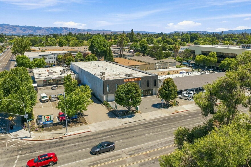 More Photos Of 902 S Bascom Ave, San Jose Industrial For Lease