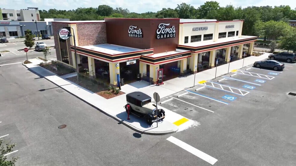 More Photos Of Oviedo On The Park, Oviedo Restaurant For Lease