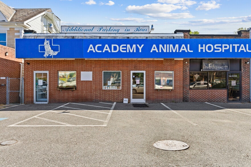 More Photos Of 5915 Belair Rd, Baltimore Veterinarian Kennel For Sale