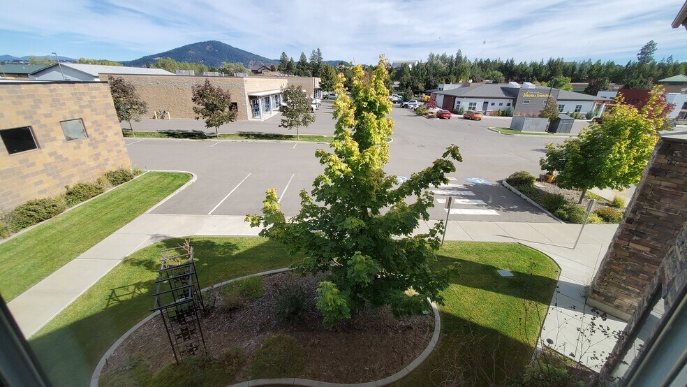 More Photos Of 3875 N Schreiber Way, Coeur d'Alene Warehouse For Sale