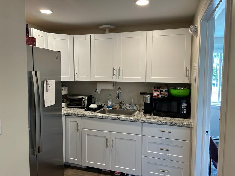 More Photos Of 211 Cochituate Rd, Framingham Office For Sale