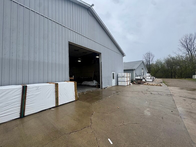 More Photos Of 5260 S Clinton Trl, Eaton Rapids Manufacturing For Sale
