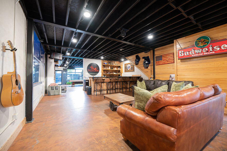 More Photos Of 344 N Broad St, Bainbridge Restaurant For Sale