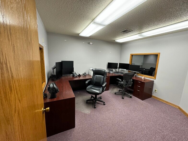 More Photos Of 1015 N 9th Ave, Brandon Industrial For Lease