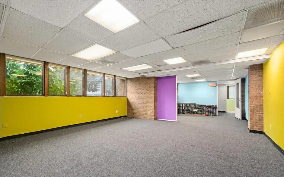More Photos Of 4200 Daniels Ave, Annandale Office For Sale