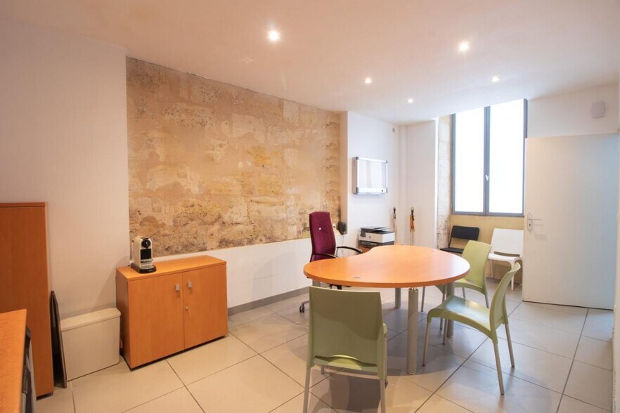 More Photos Of 56 Rue Borie, Bordeaux Office For Sale
