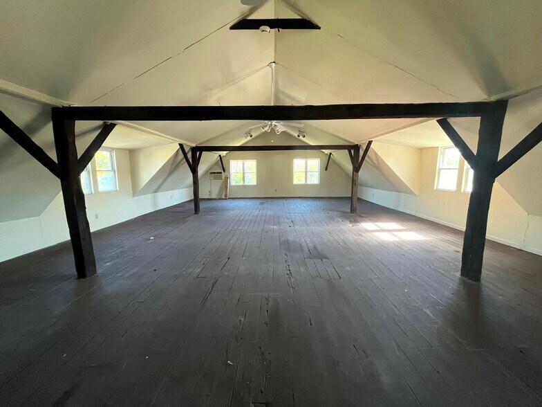 More Photos Of 108 Scenic Dr, Kunkletown Storefront For Sale