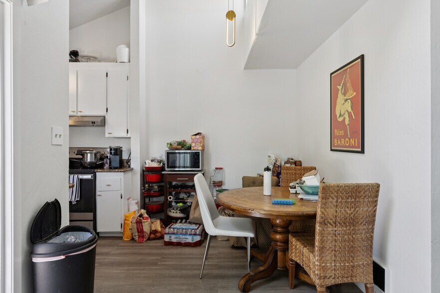 More Photos Of 1411 Oxford St, Redwood City Apartments For Sale