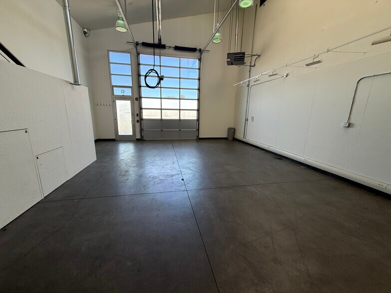More Photos Of 2332 4th St, Berkeley Warehouse For Lease