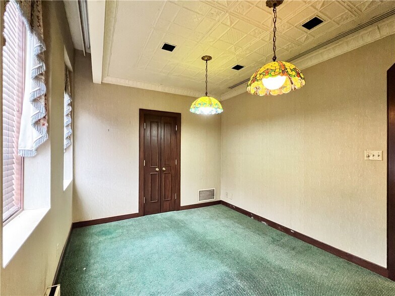 More Photos Of 436 E La Salle Ave, Barron Office Residential For Lease