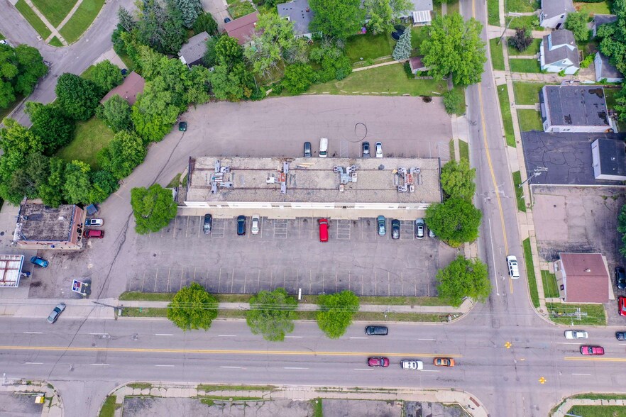 More Photos Of 2710 W Court St, Flint Office For Sale
