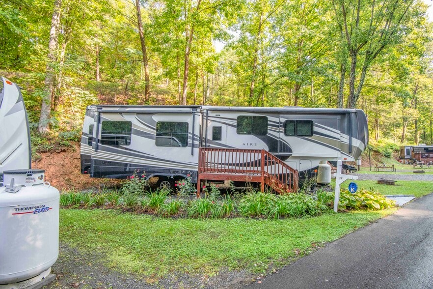 More Photos Of 251 Spring Valley Rd, Pigeon Forge Trailer Camper Park For Sale