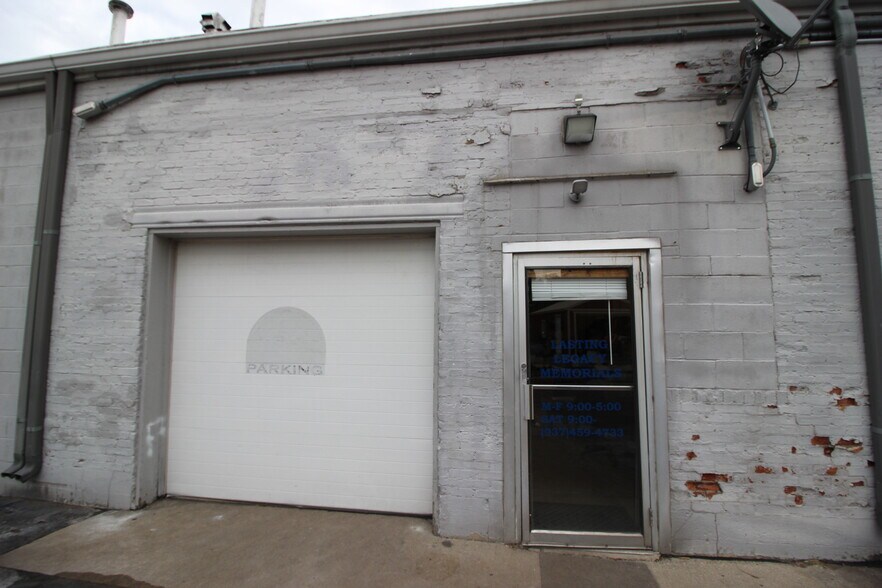 More Photos Of 114 N Broadway St, Greenville Storefront For Lease