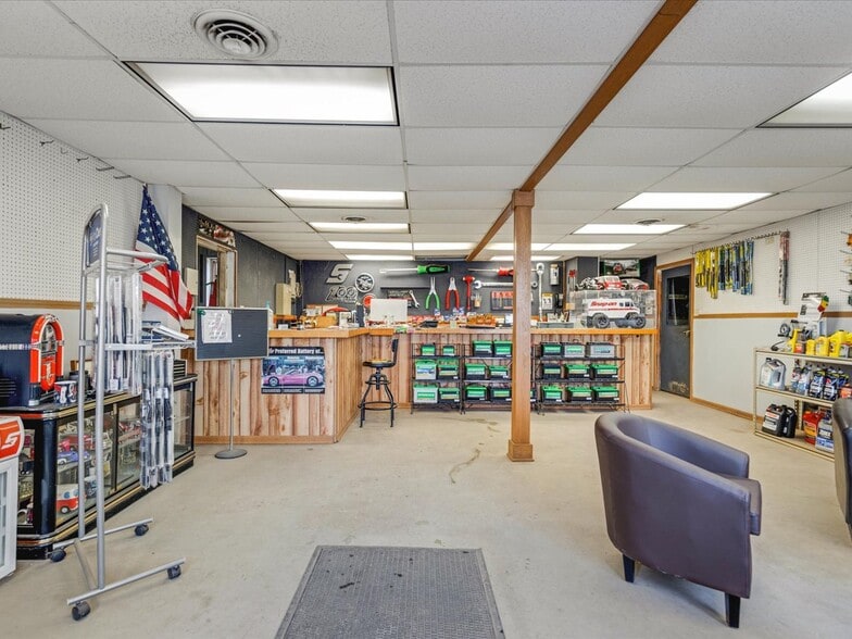 More Photos Of 4554 Il Route 173, Poplar Grove General Retail For Sale