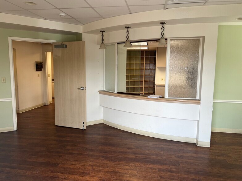 More Photos Of 876 Loop 337, New Braunfels Medical For Lease