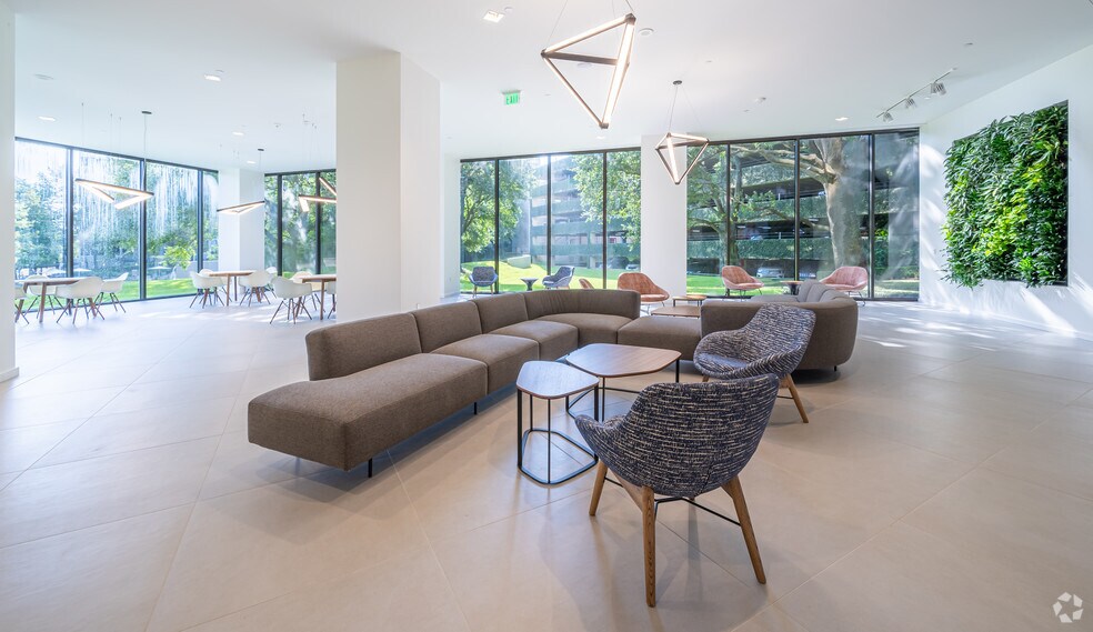 More Photos Of 3 Riverway, Houston Office For Lease