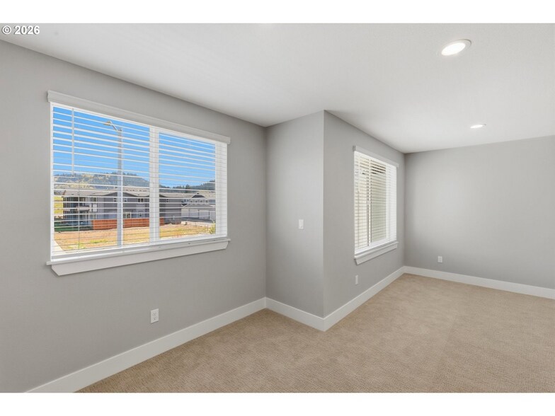 More Photos Of 4011 SW Royal Ave, Gresham Specialty For Sale