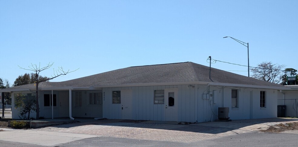 More Photos Of 4800 Manatee Ave, Bradenton Freestanding For Lease